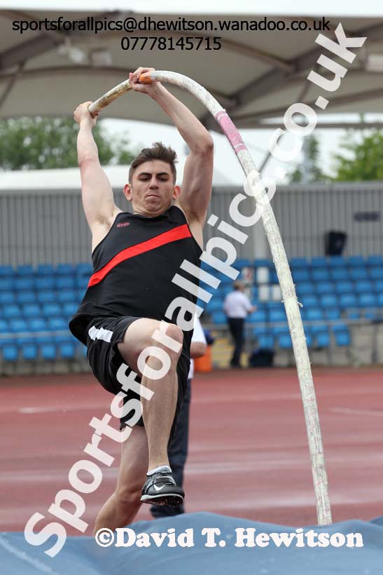 Mens under-20s pole vault, Northern Senior and Under-20s Track and Field Champs., Manchester. Photo: David T. Hewitson/Sports for All Pics